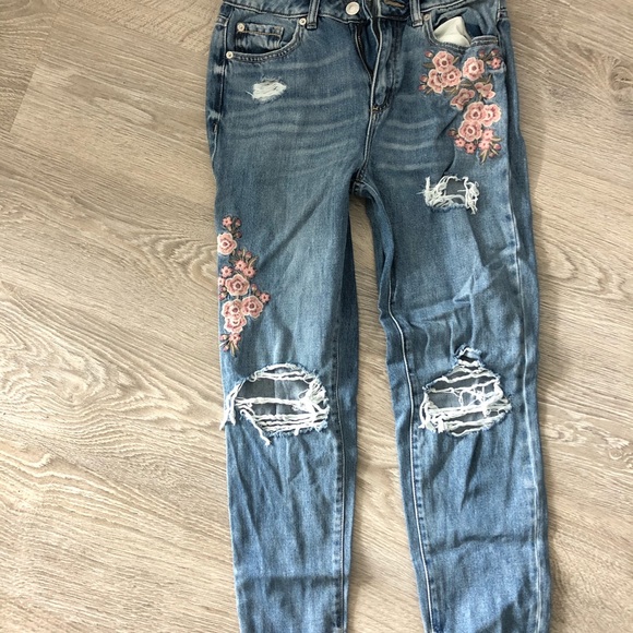 Embroidered Blossom Jeans - Picture 2 of 10